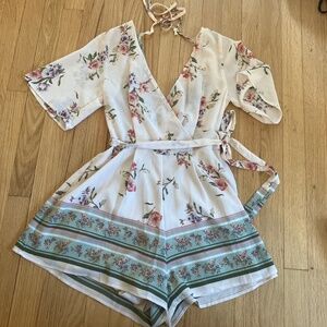 S Pink V-neck short sleeve romper Trixxi